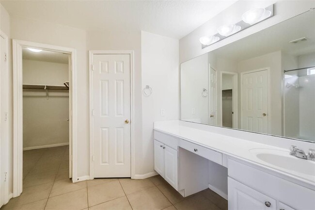 Building Photo - 15527 Fir Woods Ln
