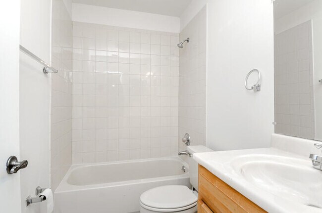 Building Photo - 363 W Camino Real