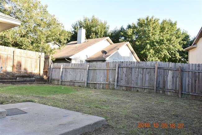 Building Photo - 4905 Dovercliff Cove