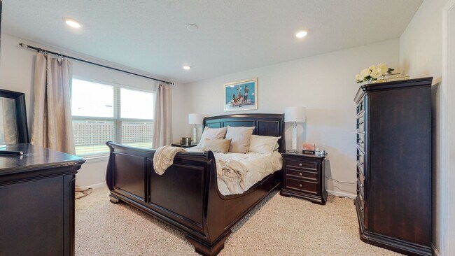 Building Photo - Coming Soon! 4 bed 2 bath home located in Hammock Bay!