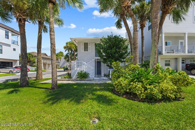 Building Photo - 2103 1st St S