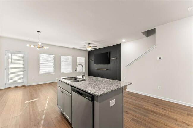 Building Photo - 76 Regent Pk