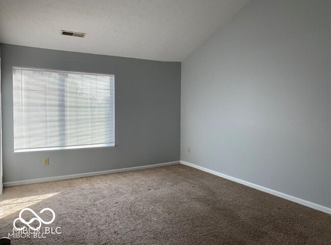 Building Photo - 684 Mountain Pine Dr
