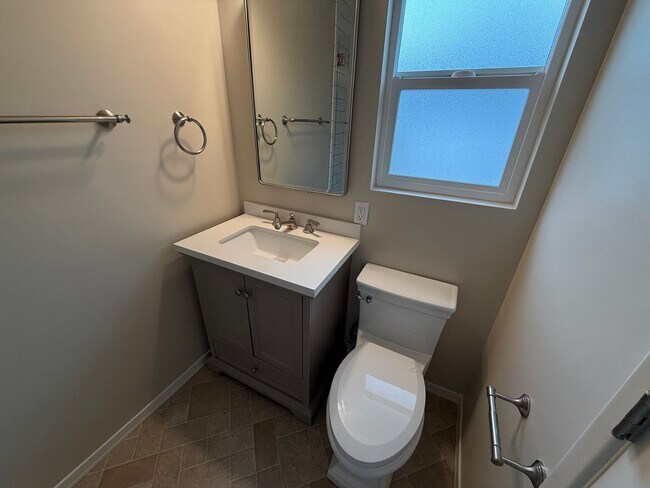 Building Photo - Beautiful Home in a Lovely Neighborhood! Available Spacious 2 Bedroom and Two Bathroom!