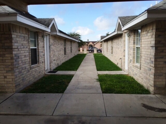 Building Photo - 2303 Moonlight Ln