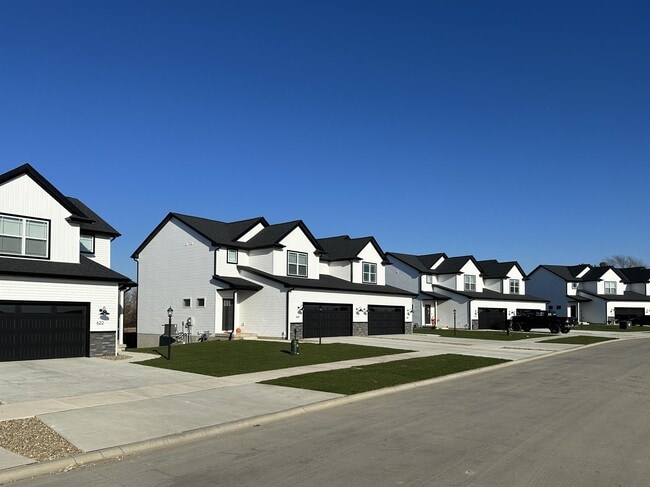 Building Photo - 626 Rapp Dr