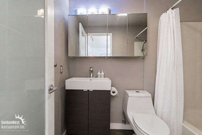 Building Photo - Modern 1Bdm 1Ba Unfurnished Loft-Style Home with Open Concept Living!
