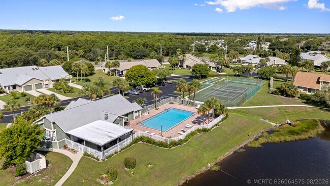 Building Photo - 1431 SE Berwick Ct