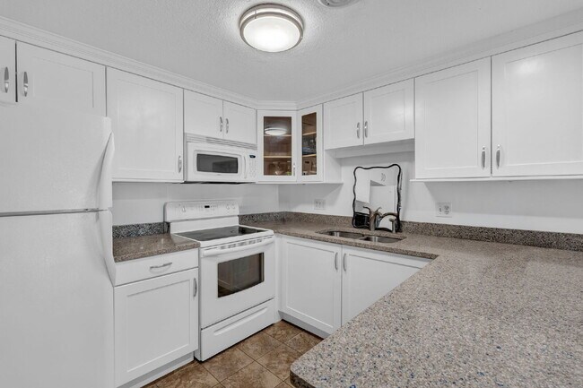 Building Photo - Luxury Condo for Rent – Franklin Place, Bangor