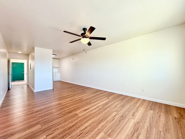 Building Photo - 670 Hillside Blvd