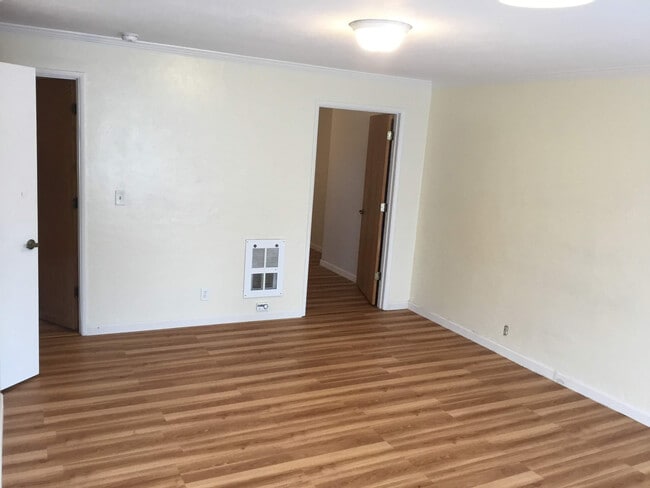 Building Photo - 2 Bedroom House in Whiteaker Area