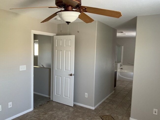 Building Photo - 8975 Spring Peeper Ave