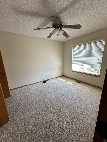 Building Photo - 200 Sienna Dr