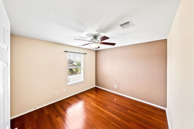 Building Photo - Better Than New and Unlike Anything Else in Villa Del Sol