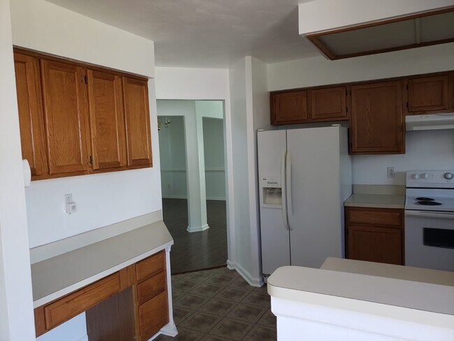 Building Photo - Holland Pines
