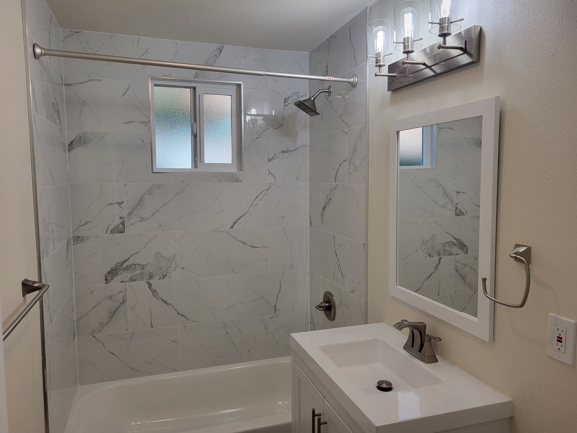 Building Photo - 303 Ohio St