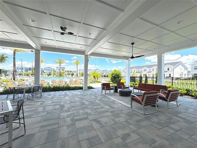 Building Photo - 1856 Crowncrest Dr