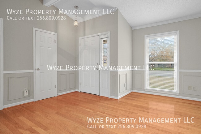 Building Photo - 2202 Manchester Cir SW