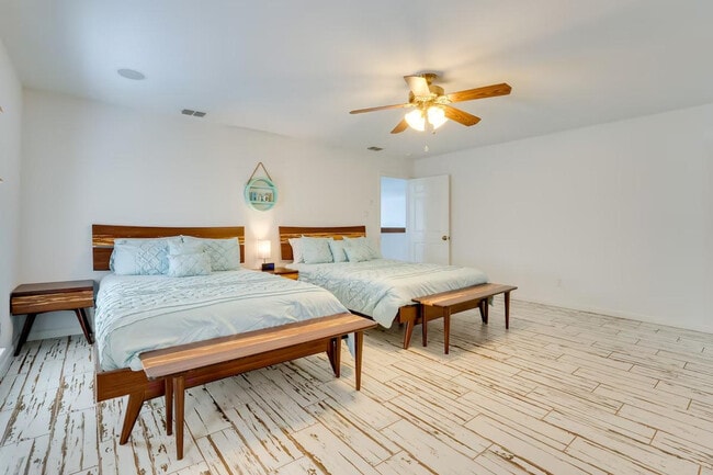 Building Photo - 15237 Isabella Ct