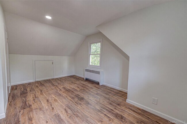 Building Photo - 2528 Marshall Ave