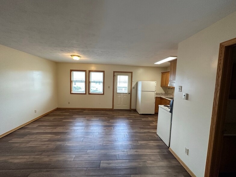 Building Photo - 350 N 100 E