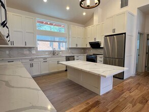 Building Photo - 7071 Martwood Way