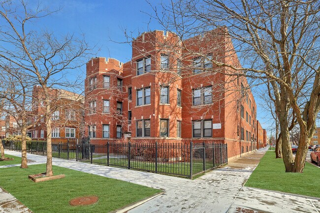 Building Photo - 7959 S Paulina St