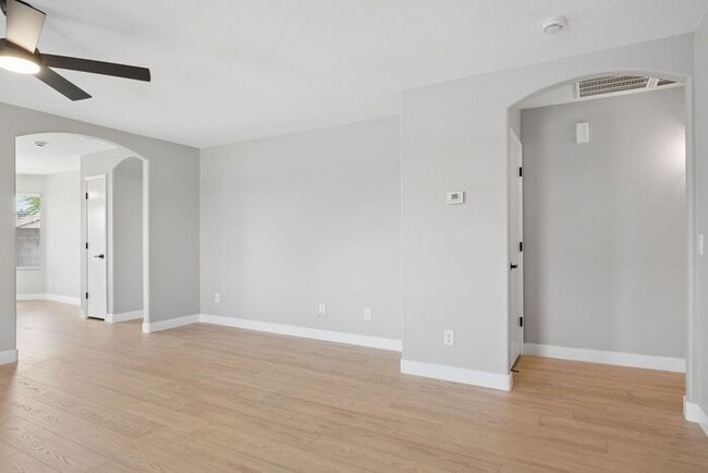 Building Photo - 40130 N Costa Del Sol Dr