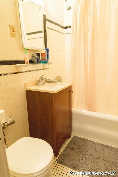 Building Photo - 349 Pleasant St