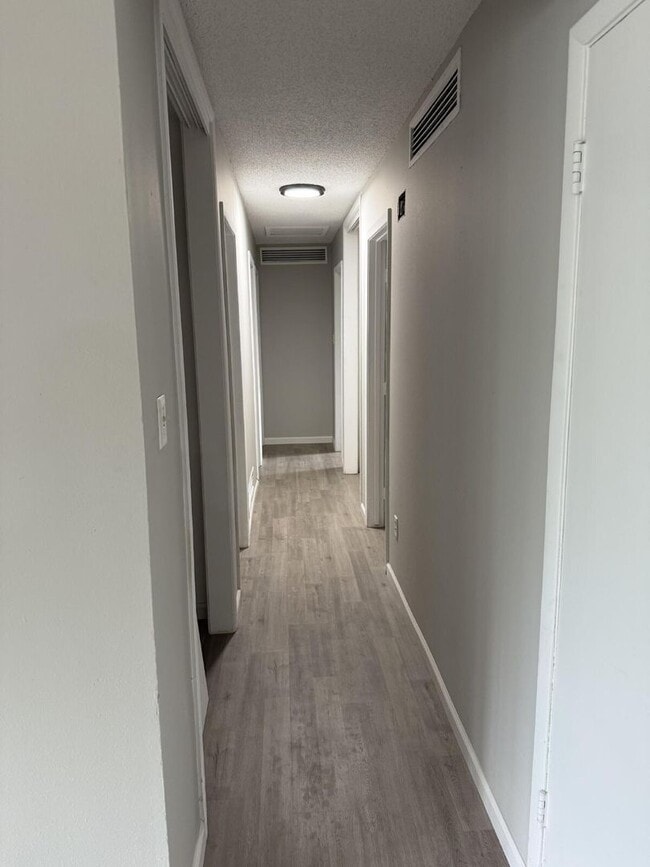 Building Photo - "Charming 4-Bedroom with 2 Baths in Topeka...
