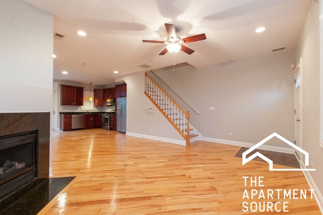 Building Photo - 7008 W Medill Ave