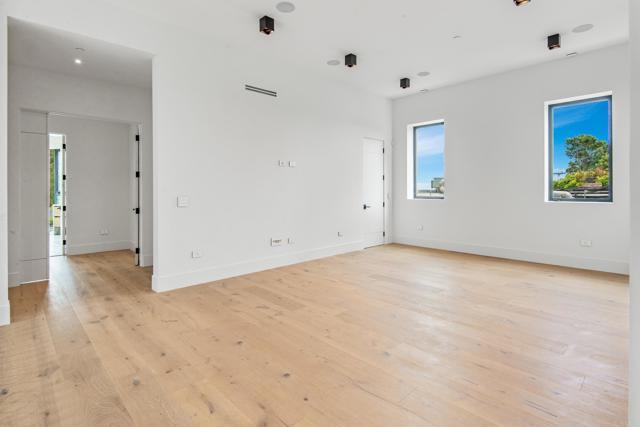 Building Photo - 1030 Centinela Ave