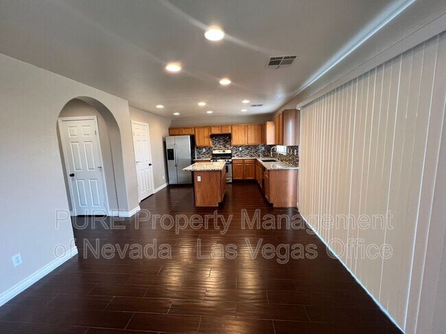 Building Photo - 5308 Las Cruces Heights St