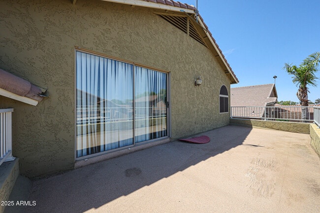 Building Photo - 2568 E Santa Rosa Dr