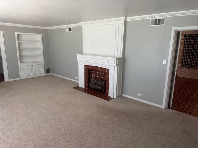 Building Photo - 504 Fleming Dr