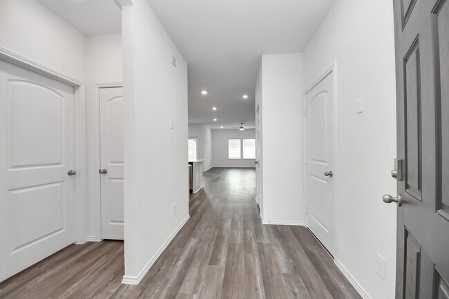 Building Photo - 6127 Ginevra Summers Dr