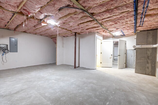 Building Photo - 34 Waverly Pl