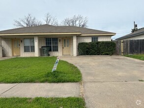 Building Photo - 1905 Windward Dr