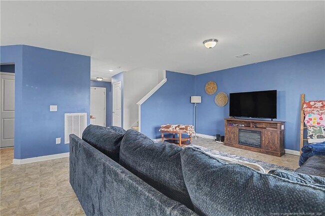 Building Photo - 21 Terrier Ct