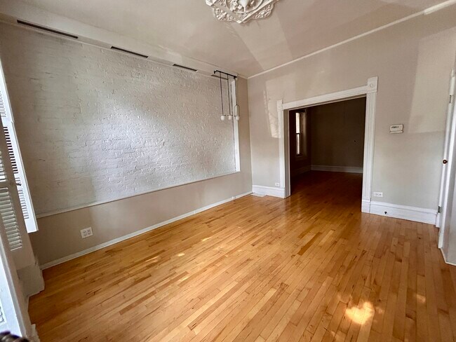 Building Photo - 2024 N Clifton Ave