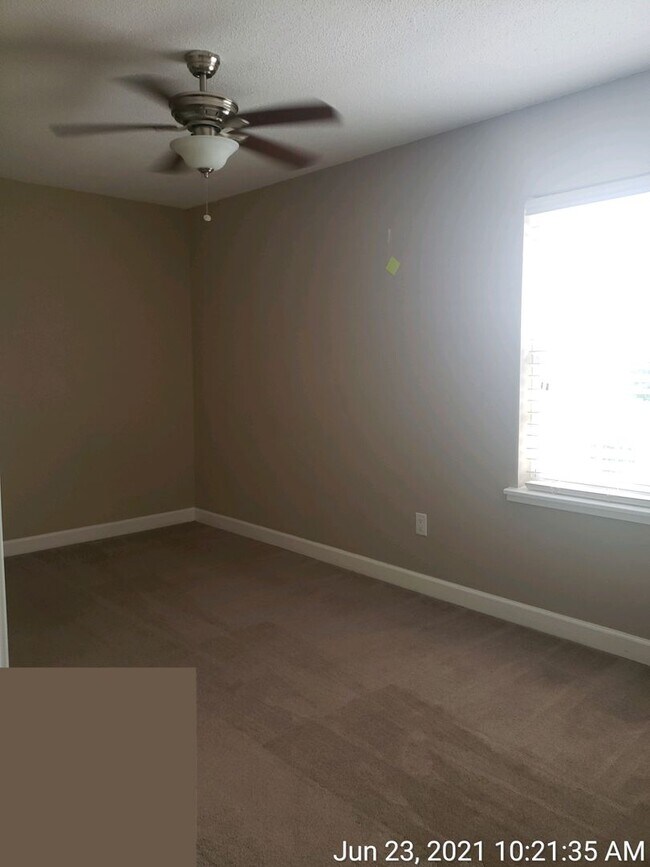 Building Photo - 203 Glenwood Ln