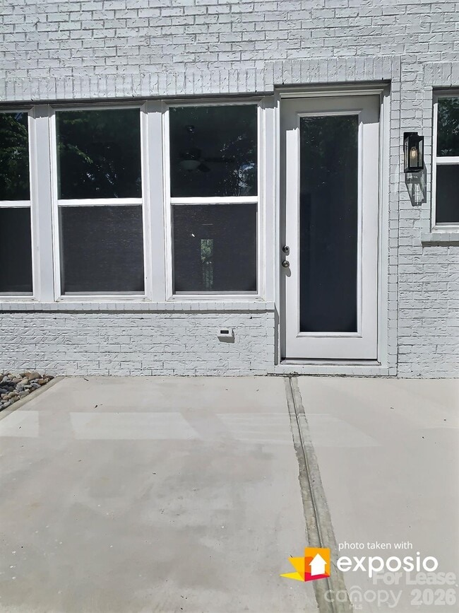Building Photo - 4869 Blanchard Wy