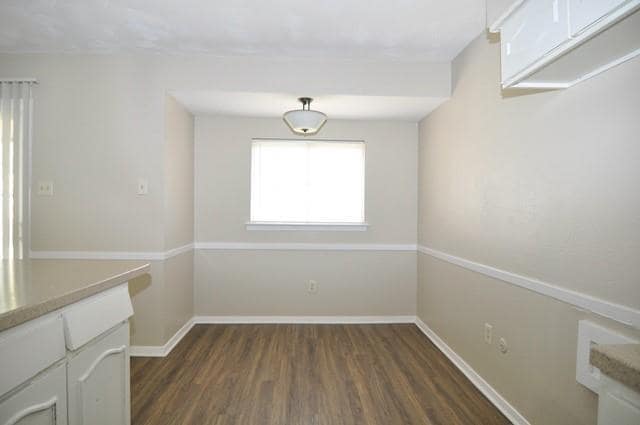 Building Photo - 1007 Easy St