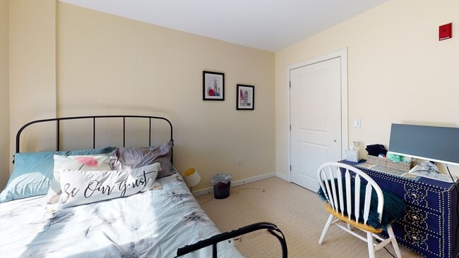 Building Photo - 16 Miner St