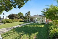 Building Photo - 2510 Paloma St