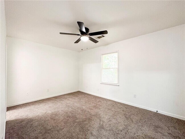 Building Photo - 639 Hunting Creek Ln SE