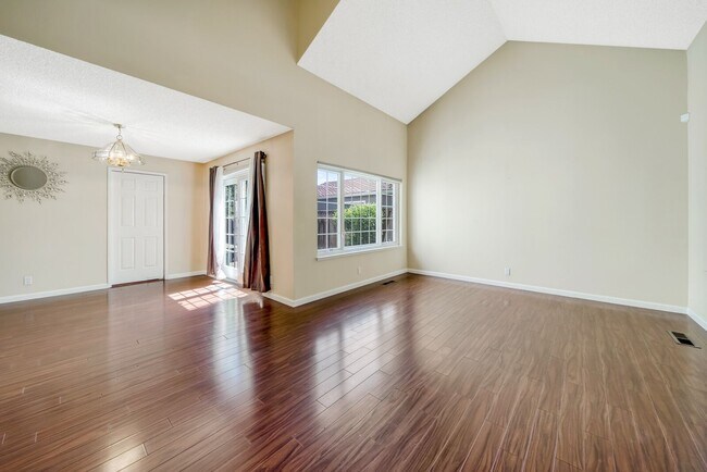 Building Photo - 35216 Wycombe Pl