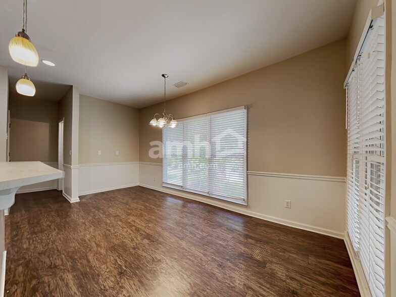Building Photo - 7270 Wyngate Dr