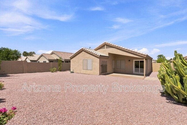 Building Photo - 1885 E Palomino Dr