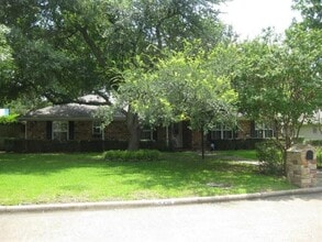 Building Photo - 5416 Northmoor Dr